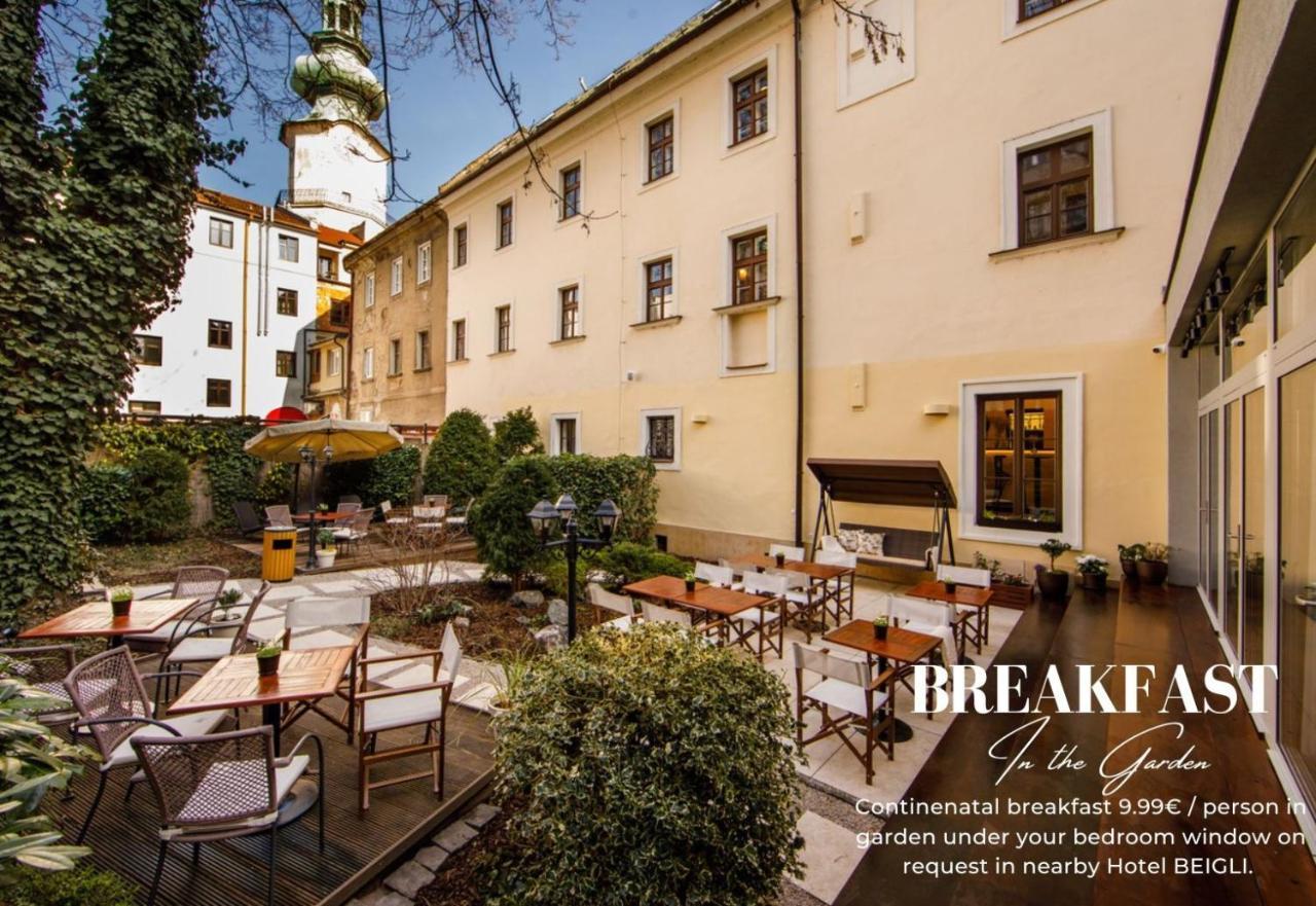 New Design & High Standard Apt From 16Th Century In Old Town-Free Parking Bratislava Exterior photo